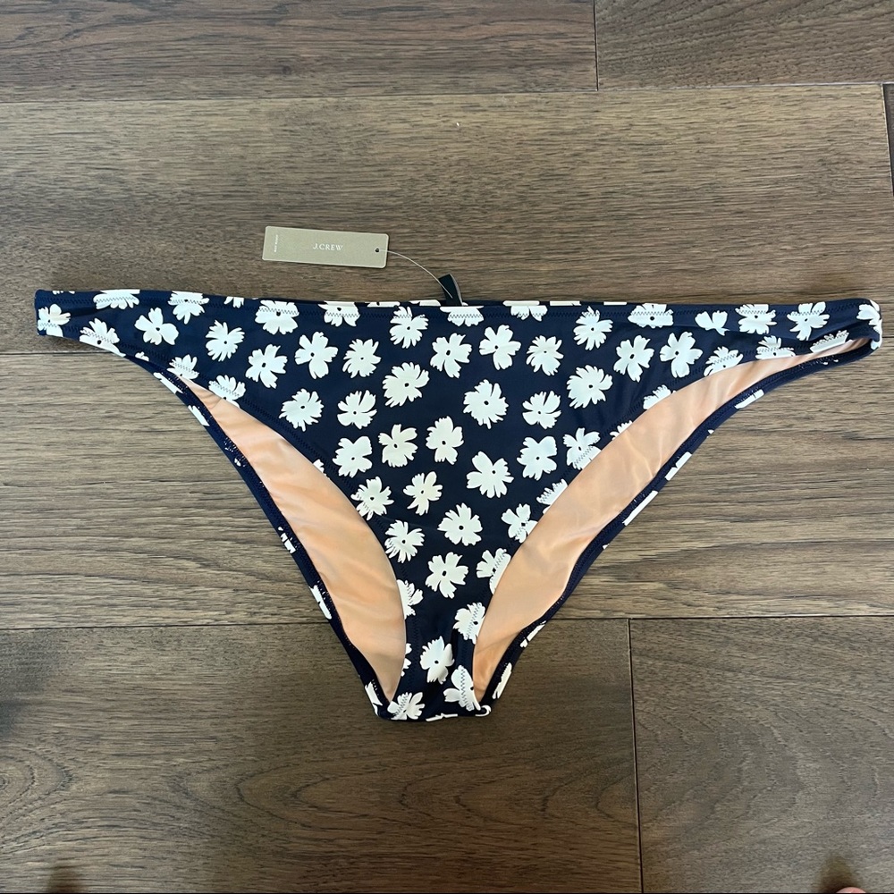 NWT. J.Crew floral daisy bikini bottoms, navy blue and Daisy